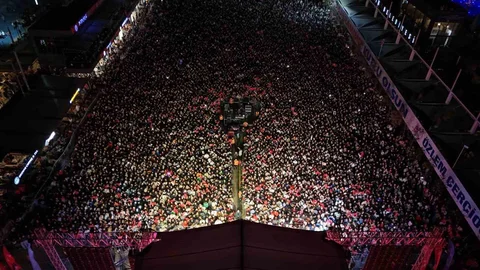 Aydın'da Büyükşehir Konseri Yoğun İlgi Gördü
