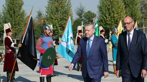 Cumhurbaşkanı Erdoğan Almanya Başbakanı'nı Karşıladı