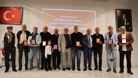 Spora Katkı Sağlayanlara Ödül Verildi