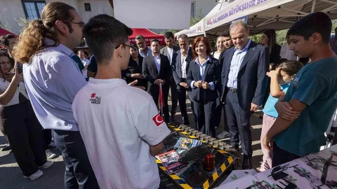 Mersin'de Bilim Şenliği Coşkusu