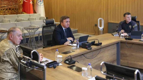 Vali Aydoğdu VKS Toplantısına Katıldı