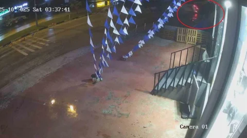 Hatay'da Trafik Kazası Anları Görüntülendi