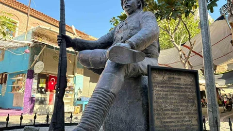 İsmail Efe Heykelinden Kama Çalındı