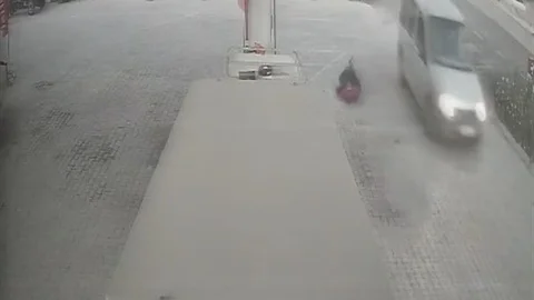 Eniştesine Çarpıp Kaçtı