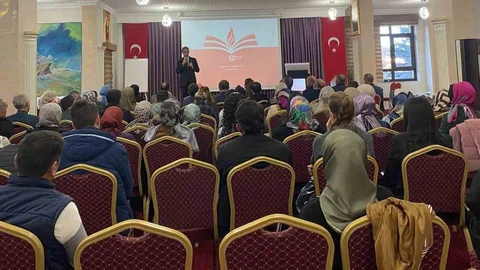 Bayburt'ta Öğretmen Bilgilendirme Toplantısı