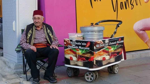 Isparta'da 65 Yıldır Mesleği Devam Ettiriyor