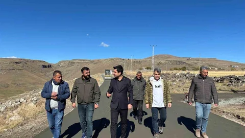 Susuz'da Köy Yolları Betonlaşıyor