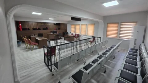 Anamur'un Eski Hükümet Konağı Dirildi: Modern Adliye Sarayı'na Dönüşüm Hız Kazandı!