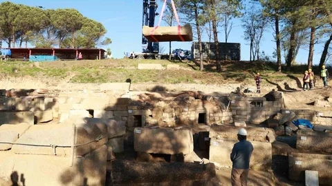 Tios Antik Kenti'nde Lahit Açılışı