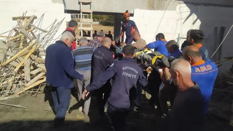 Adıyaman'da Cami Kubbesi Çöktü