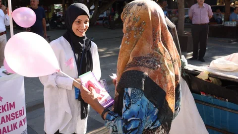 Akdeniz Belediyesi'nden Kadın Sağlığı İçin "Pembe Adım": Erken Teşhis Hayat Verir!