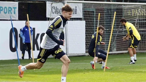 Fenerbahçe Beşiktaş Derbisine Hazırlanıyor