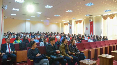 Bilecik'te Kariyer Danışmanları Toplandı