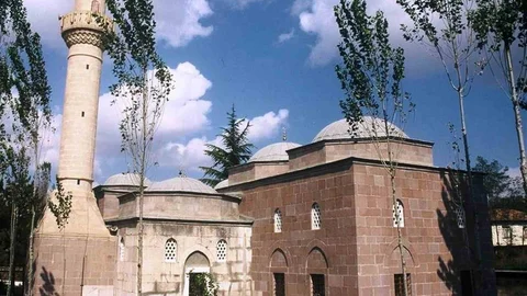 Samsun'da Tarihi Cami Restorasyonu