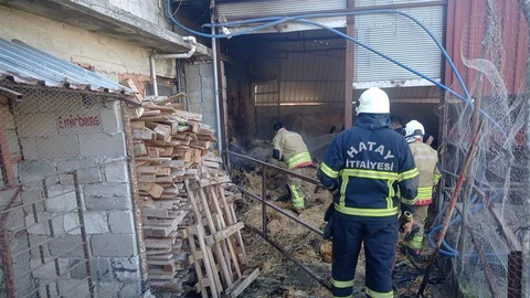 Defne'de Samanlık Yangını Çıktı