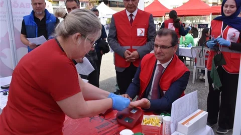 Salihli'de Rekor Kan Bağışı