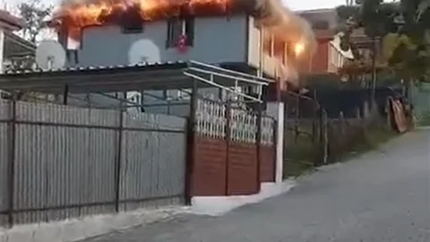 Yalova'da İki Katlı Evde Yangın Çıktı