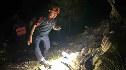 Antalya'da Mahsur Kalan Kadın Kurtarıldı