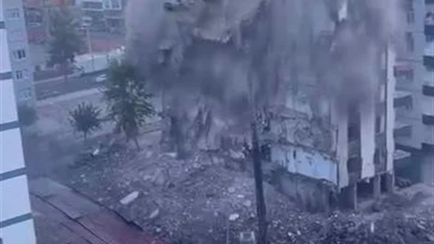 Diyarbakır'da Yıkılan Bina