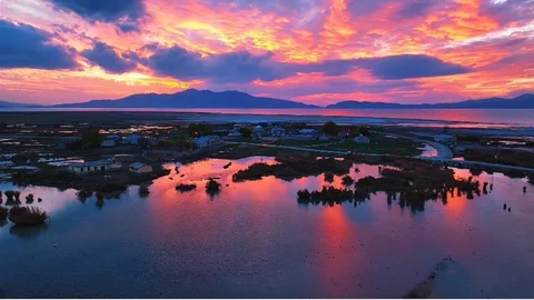 Erçek Gölü'nde Günbatımı Güzelliği