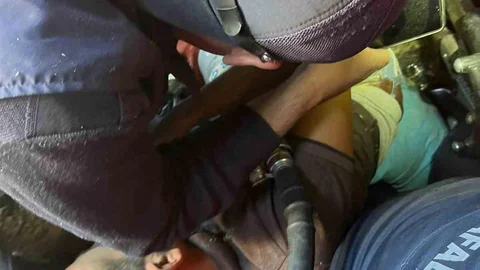 Van'da Tır Devrildi