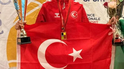 Nazmiye Ak Dünya Üçüncüsü Oldu