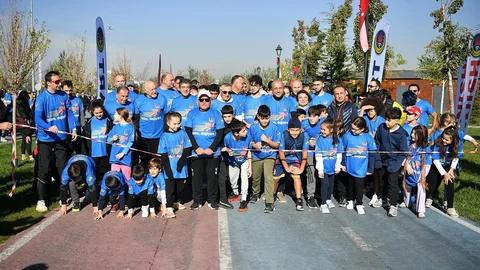 Kayseri'de Depremzede Çocuklara Destek Koşusu