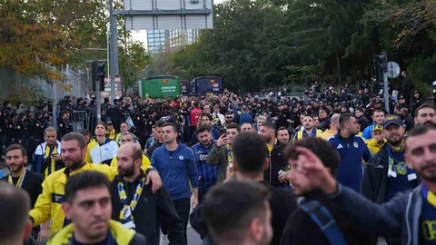 Fenerbahçe Taraftarları Derbi İçin Stadyumda
