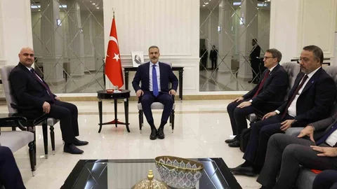 Dışişleri Bakanı Fidan Irak'ta Görüştü