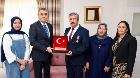 Mersin'de Sehit Aileleri İle Kahraman Gaziler Ziyaret Edildi