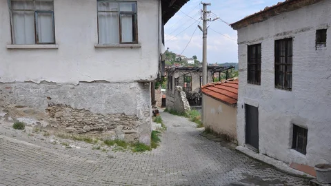 Buldan'da Tarihi Sokaklar Restorasyona Gidiyor