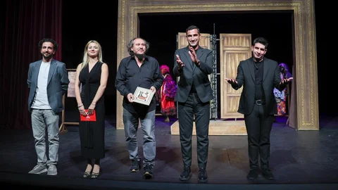 Şehir Tiyatrosu’nun Sevilen Oyunu Eyvah Nadir