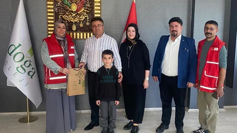 Küçük Yüreklerden Büyük İyilikler