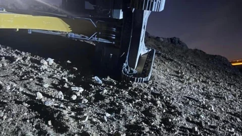 Siirt'te Ekskavatör Devrildi