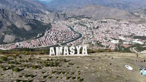 Amasya'da Dağın Zirvesine Yazı Yazıldı
