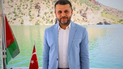 Eğil'de Üniversite Öğrencilerine Burs Desteği