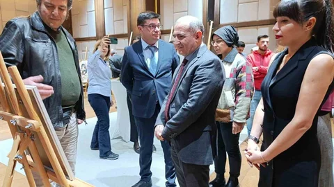 Kars'ta 100+2 Sergisi Açıldı