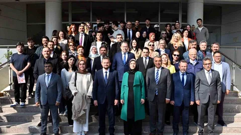 Manisa'da Öğrenci Konferansı