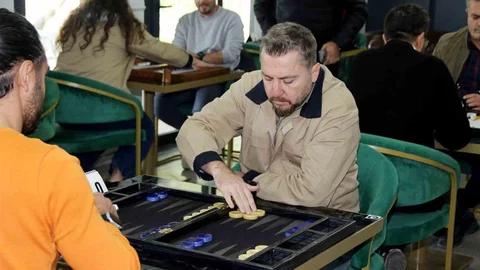 Kütahya'da Tavla Turnuvası Başladı