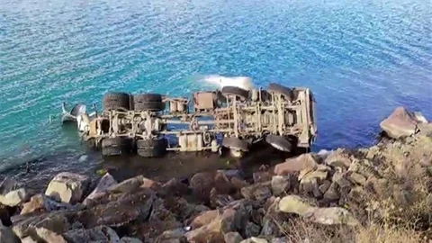 Elazığ'da Beton Mikseri Gölü Aştı