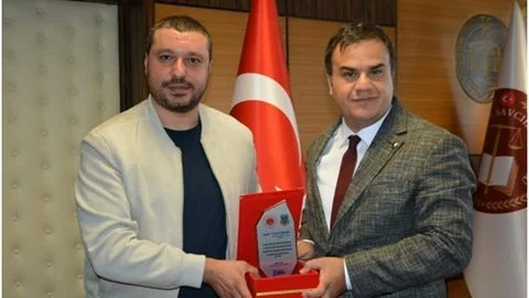 Samsun'da Muhtarlara Plaket Verildi