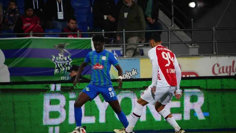 Çaykur Rizespor - Fatih Karagümrük Maçında İlk Yarı Golsüz Bitti