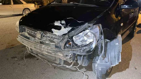Bursa'da Motosiklet ve Otomobil Çarpıştı