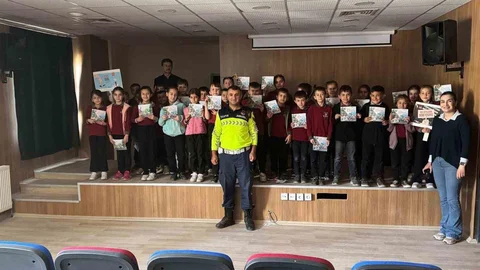 Jandarma'dan Öğrencilere Trafik Eğitimi