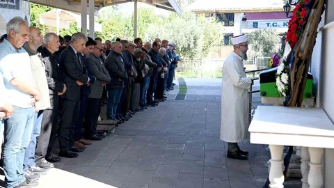 Kuşadası'nın Sevilen Doktoru Uğurlandı