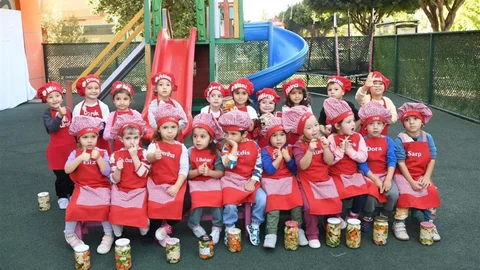 Konyaaltı’nda Çocuklar Turşu Kurdu