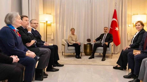 Hakan Fidan Helsinki'de Resmi Ziyarette Bulundu