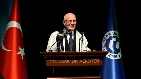 Uşak Üniversitesi'nde Cübbe Töreni Yapıldı