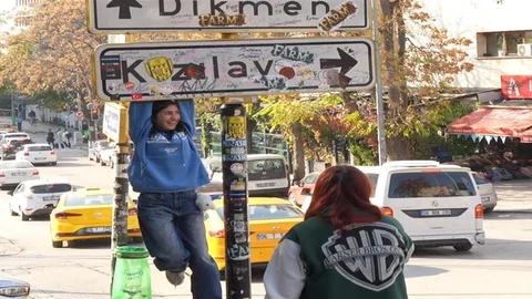 Ankara'da Kızılay Tabelası Yenilendi