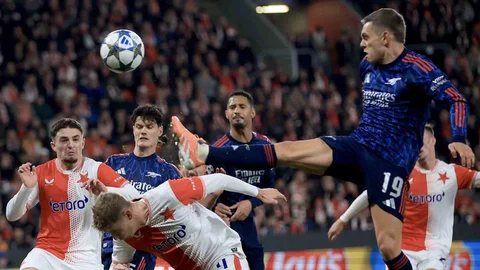 Arsenal Şampiyonlar Ligi'nde 4'te 4 Yaptı